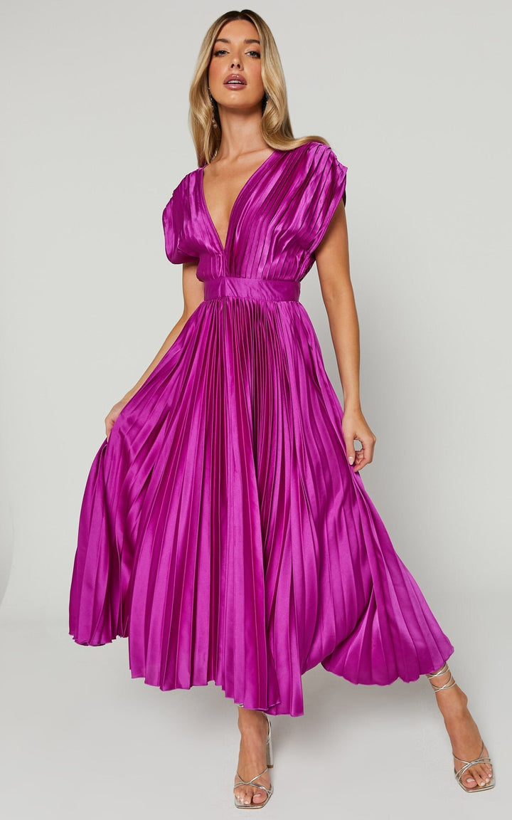 Madisyn | Elegant V-Neck Pleated Midi Dress