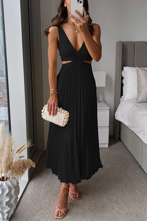 Grace | Elegant V-Neck Pleated Maxi Dress With Cutout Detail