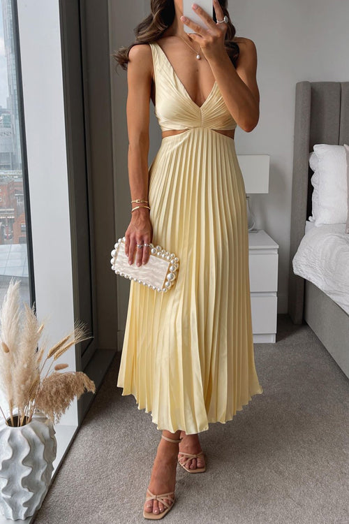Nora | Elegant V-Neck Pleated Maxi Dress