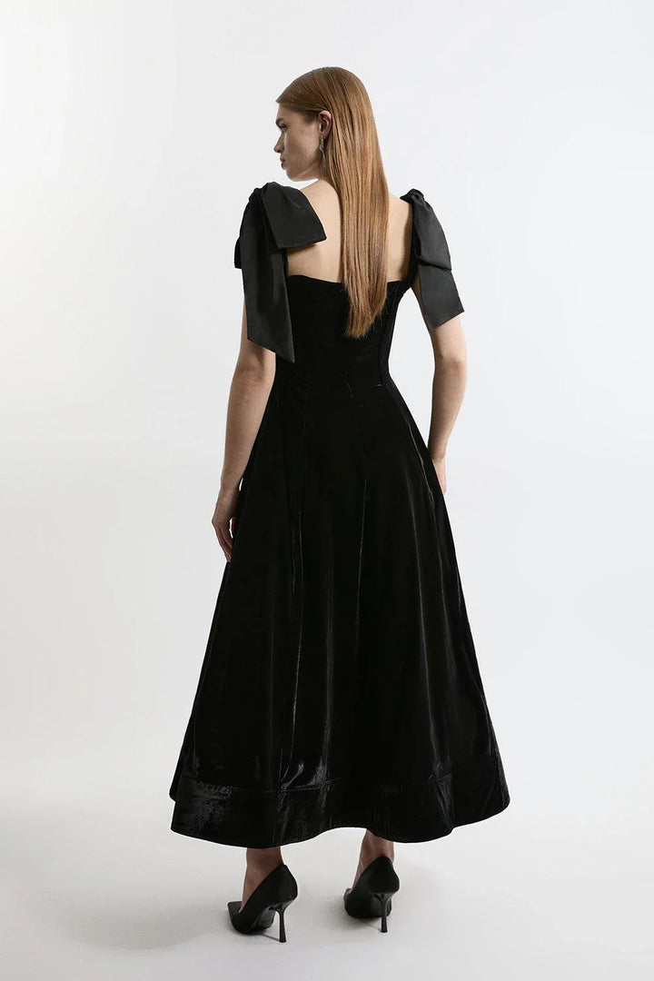 Cordelia | Elegant Black Velvet Strapless Maxi Dress With Cape