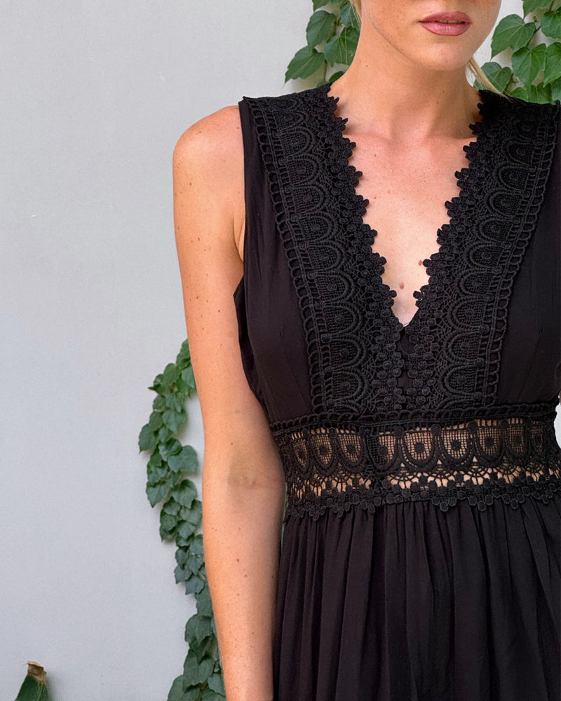 Bianca | Elegant V-Neck Lace Tiered Midi Dress