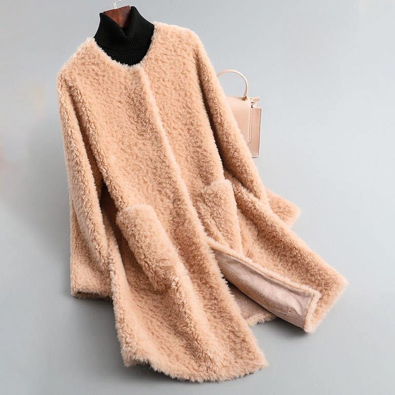 Lucinda | Elegant Shearling Coat With Turtleneck Detail