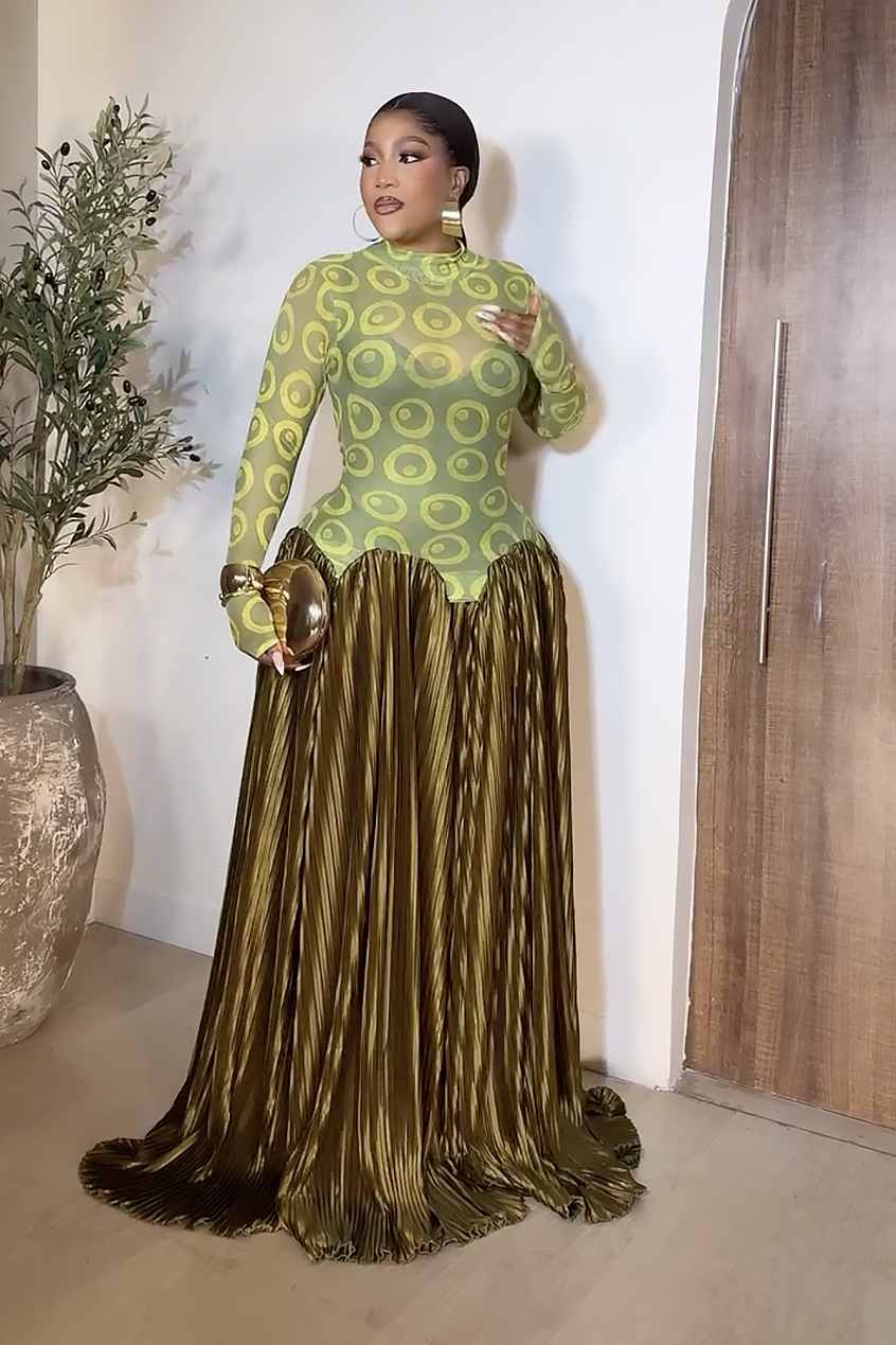 Paloma | Elegant Pleated Maxi Dress With Long Sleeves
