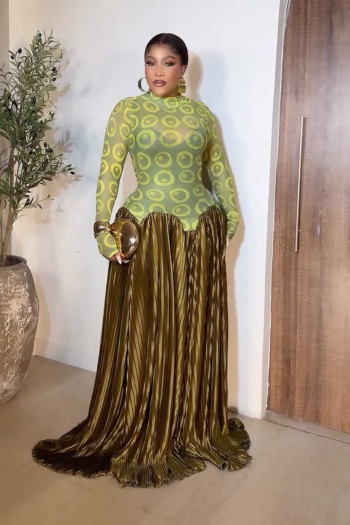 Paloma | Elegant Pleated Maxi Dress With Long Sleeves