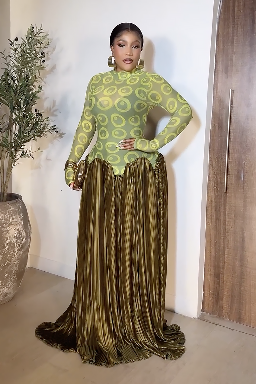 Paloma | Elegant Pleated Maxi Dress With Long Sleeves