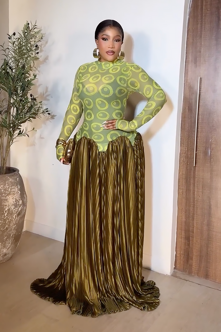 Paloma | Elegant Pleated Maxi Dress With Long Sleeves
