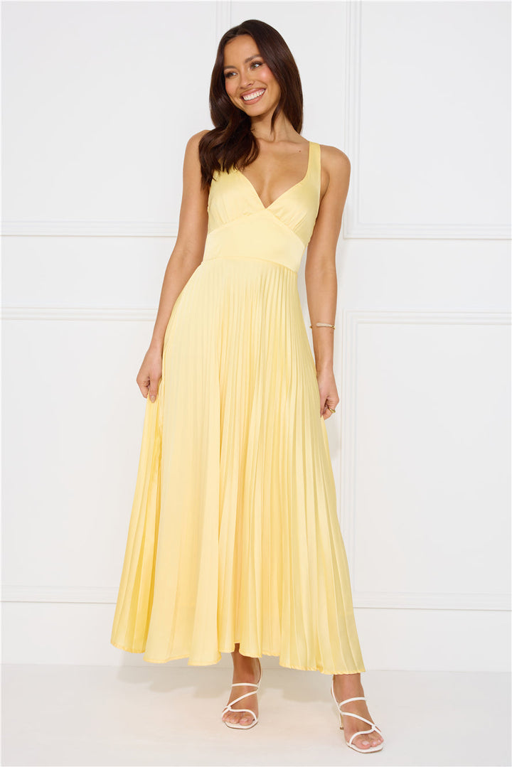 Sophia | Chic V-Neck Pleated Maxi Dress