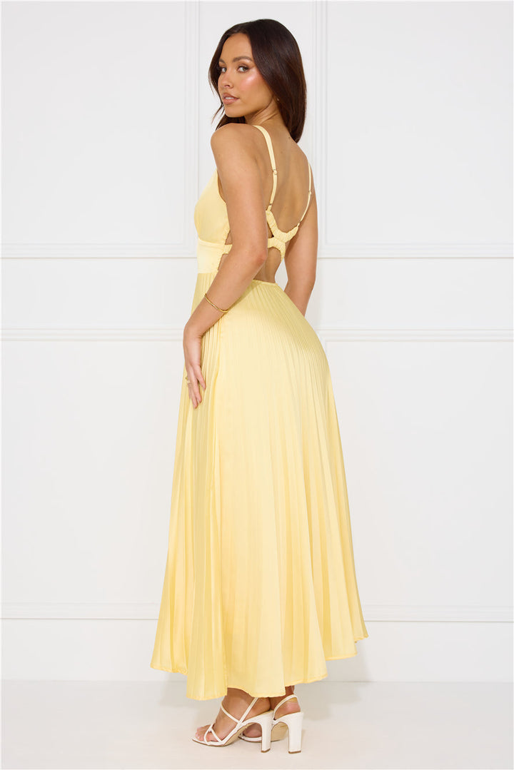 Emma | Chic V-Neck Pleated Maxi Dress