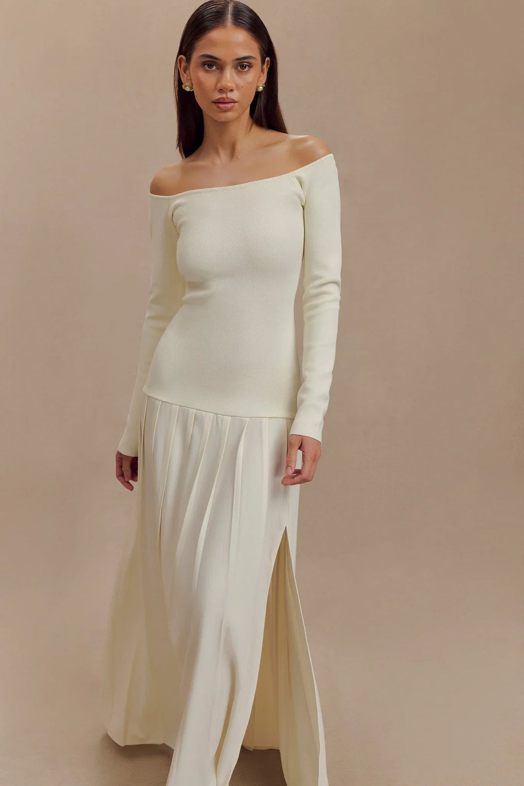 Moonrise | Elegant Off-Shoulder Pleated Knit Maxi Dress