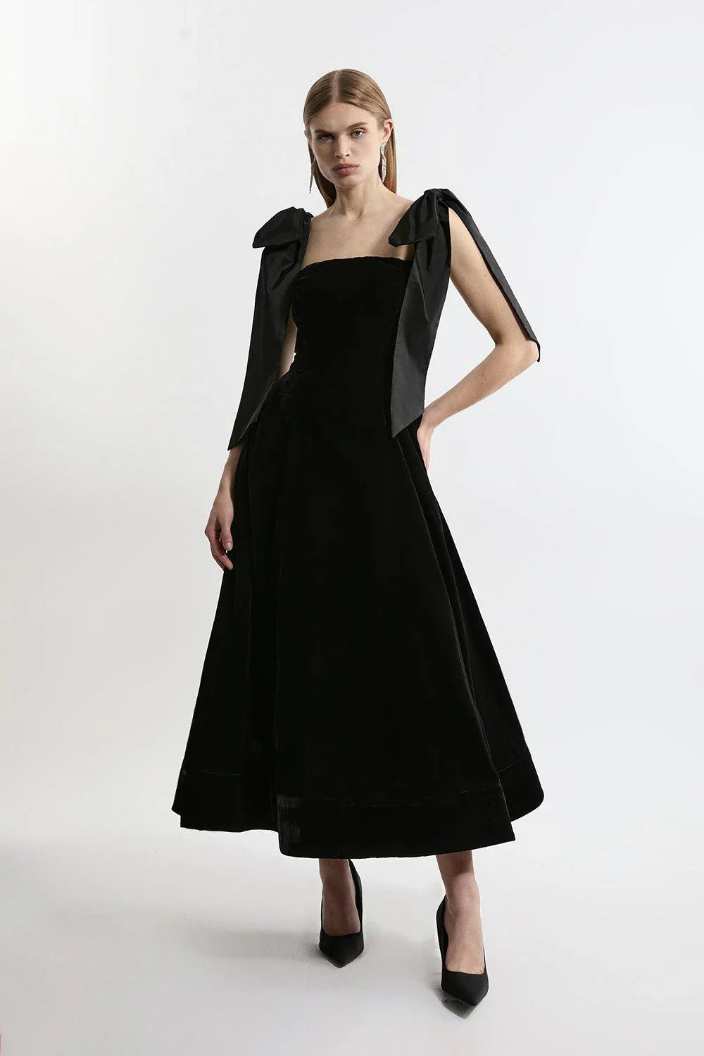 Cordelia | Elegant Black Velvet Strapless Maxi Dress With Cape