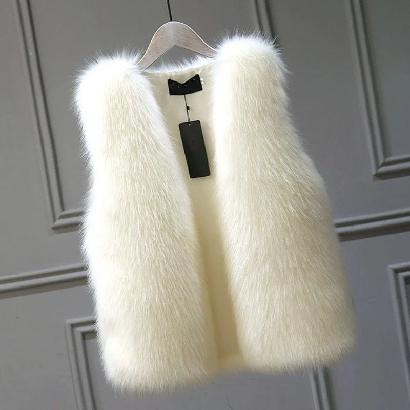Eloise | Elegant Sleeveless Faux Fur Vest With Open Front Design