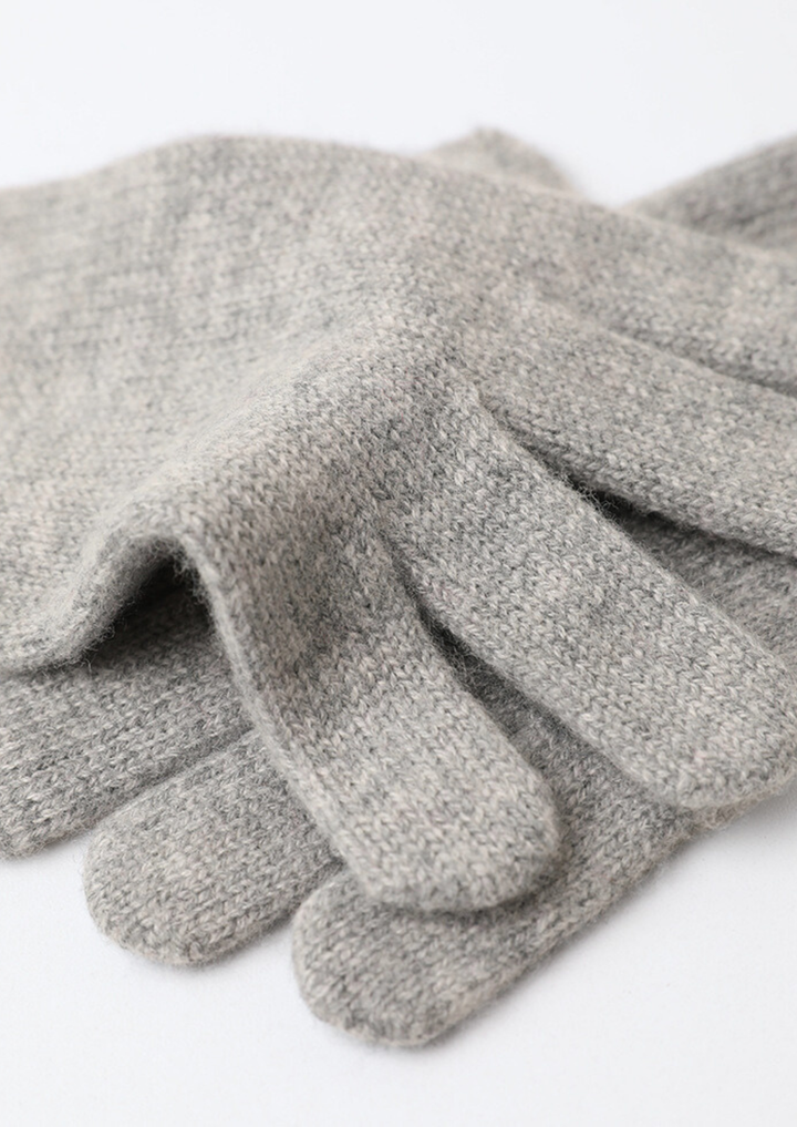 Cordelia | Elegant Cashmere Winter Accessories Set - Beanie Scarf Gloves