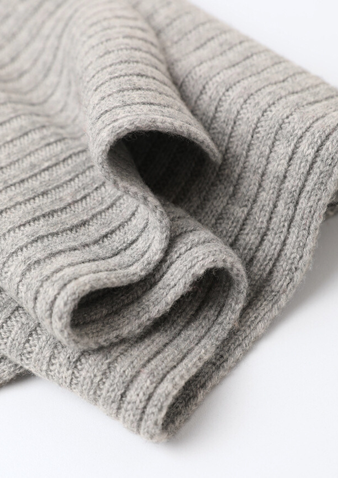 Cordelia | Elegant Cashmere Winter Accessories Set - Beanie Scarf Gloves