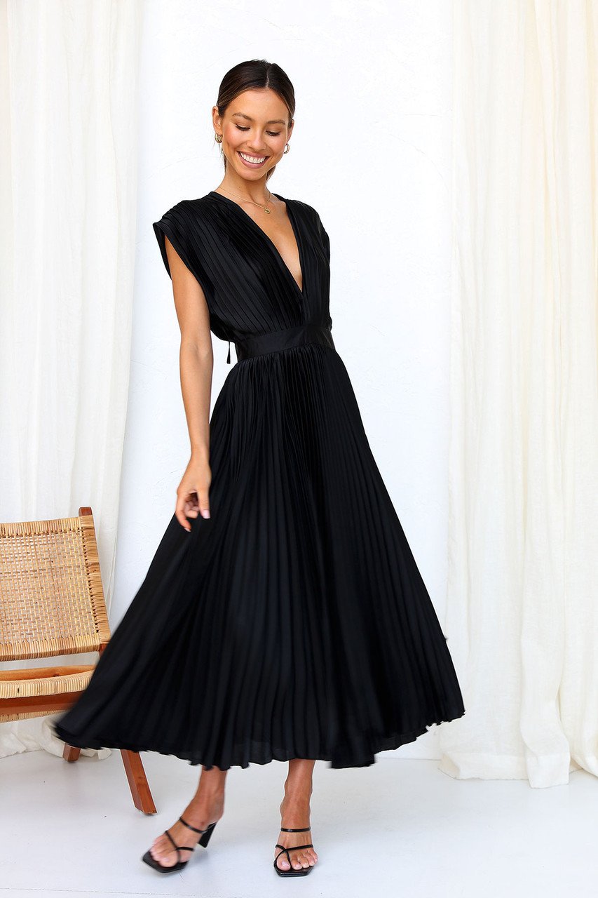 Madisyn | Elegant V-Neck Pleated Midi Dress