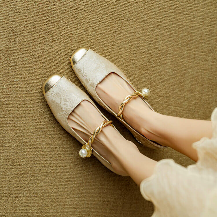 Perla | Elegant Embroidered Mary Jane Flats With Crystal Heel