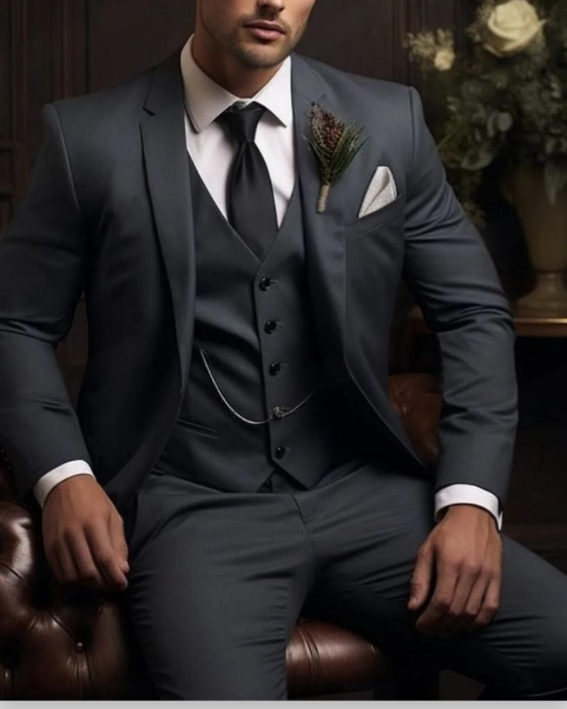 Evelyn | Elegant Men's Three-Piece Olive Green Slim Fit Suit