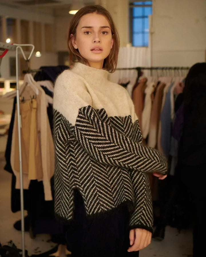 Cora | Chic Two-Tone Herringbone High Neck Sweater