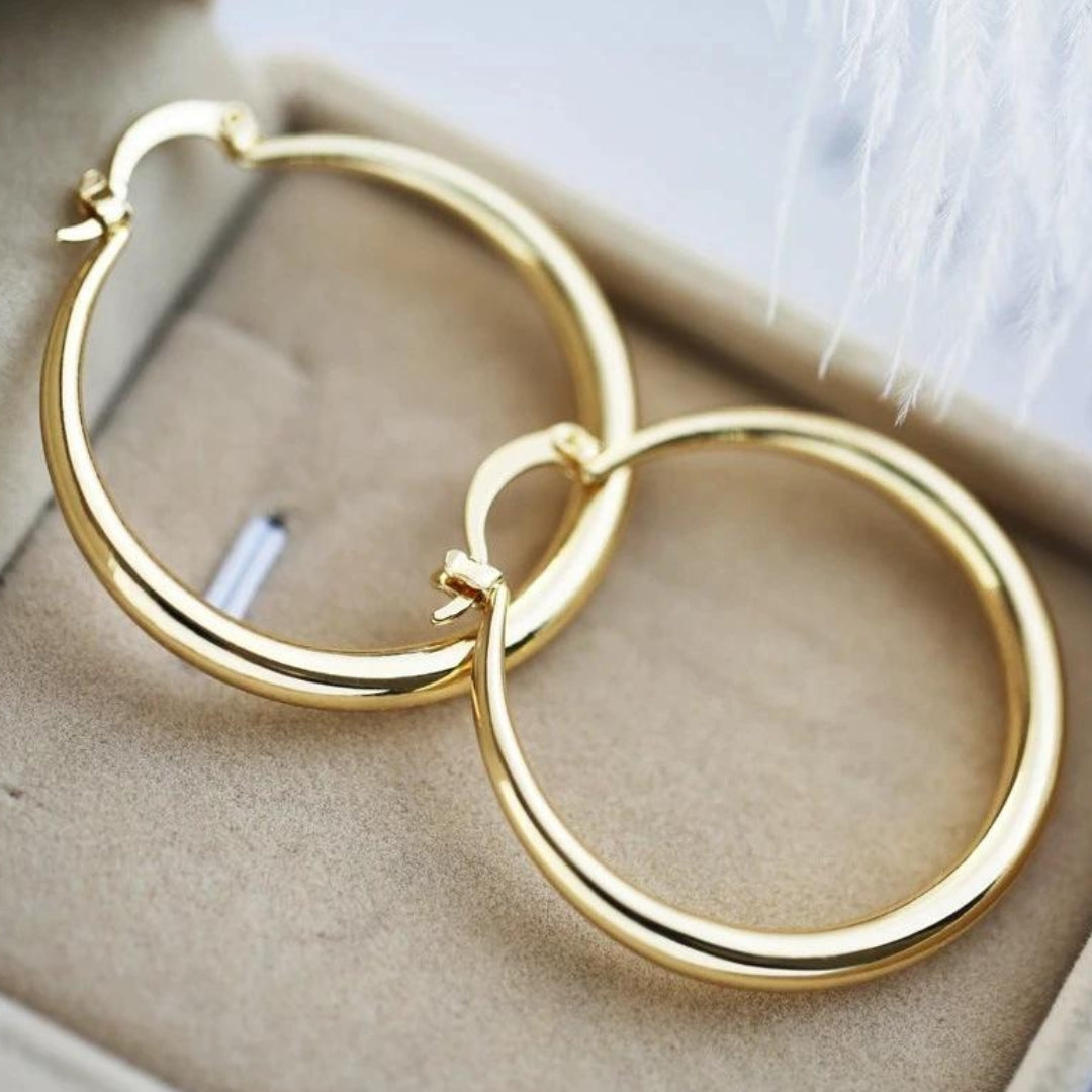 Margot | Sleek Chunky Gold Hoop Earrings Statement Jewelry