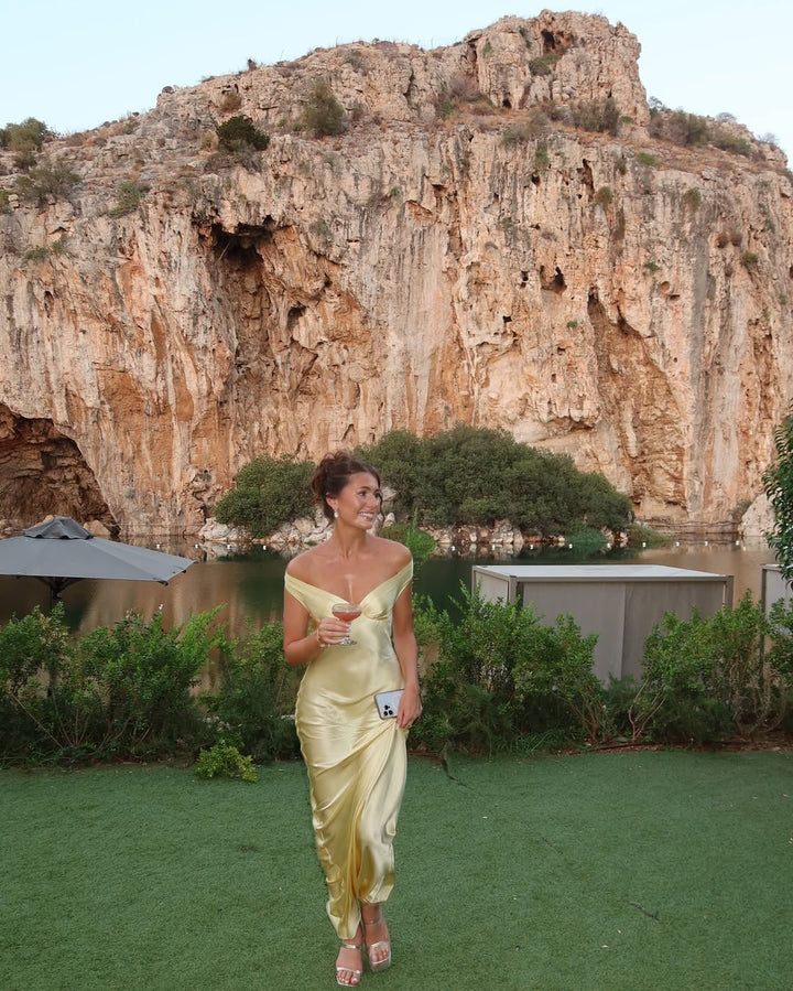 Sybil | Elegant Off-Shoulder Backless Maxi Dress