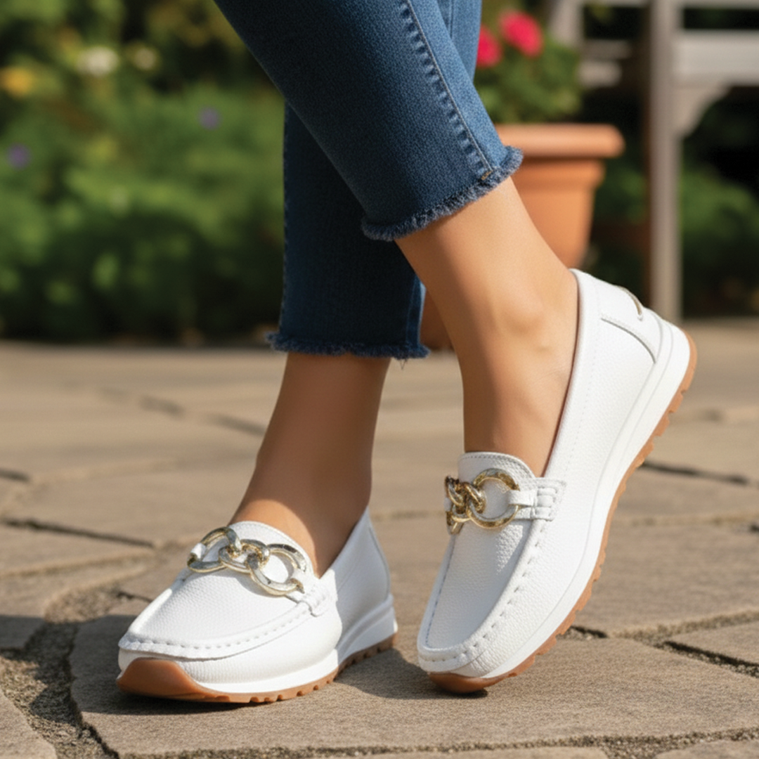 Evy | Chic Chain Detail Platform Loafers With Gold Hardware