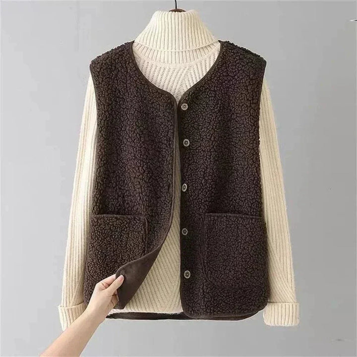Nina | Chic Sherpa Button-Up Sleeveless Vest With Pockets