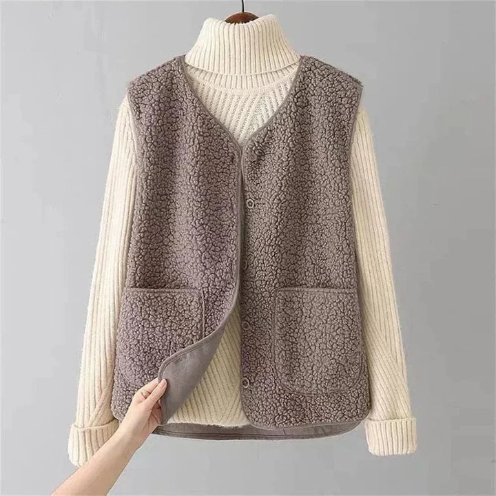 Nora | Chic Sleeveless Button Up Sherpa Vest With Pockets
