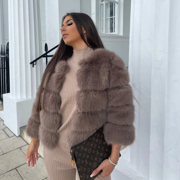 Kiara | Luxurious Cropped Faux Fur Jacket - Elegant Winter Style