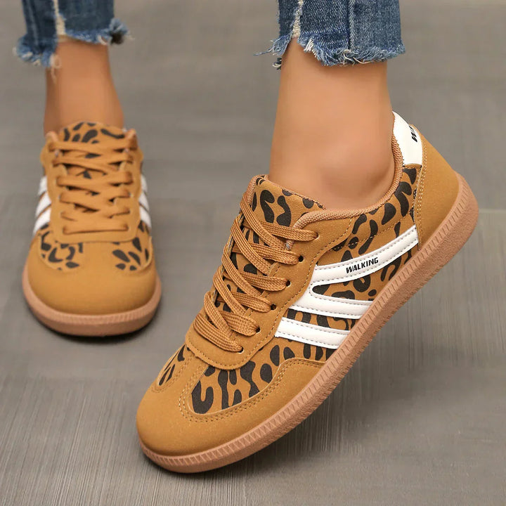 Evy | Stylish Lace-Up Retro Sneakers With Gum Sole