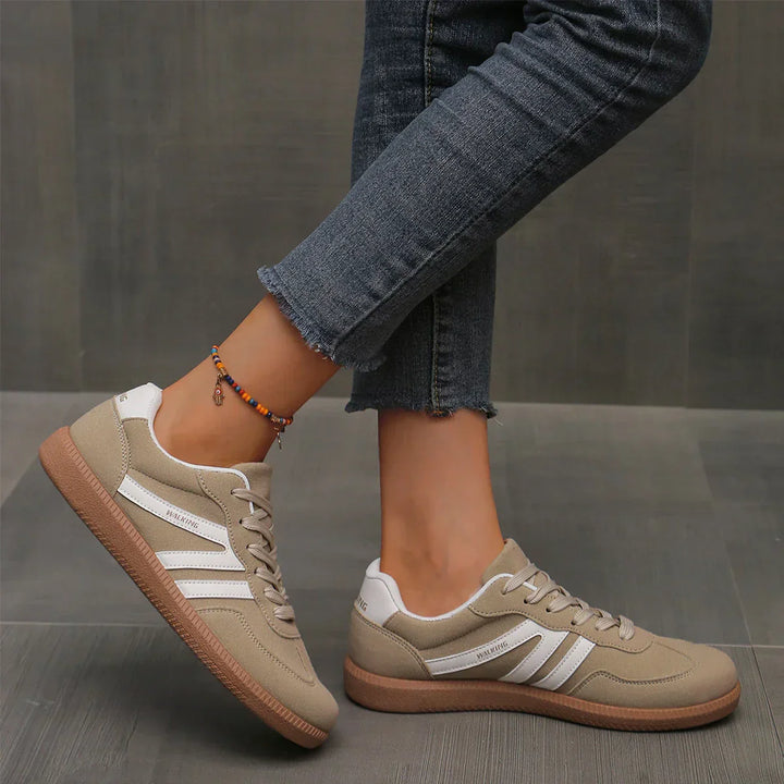 Evy | Stylish Lace-Up Retro Sneakers With Gum Sole