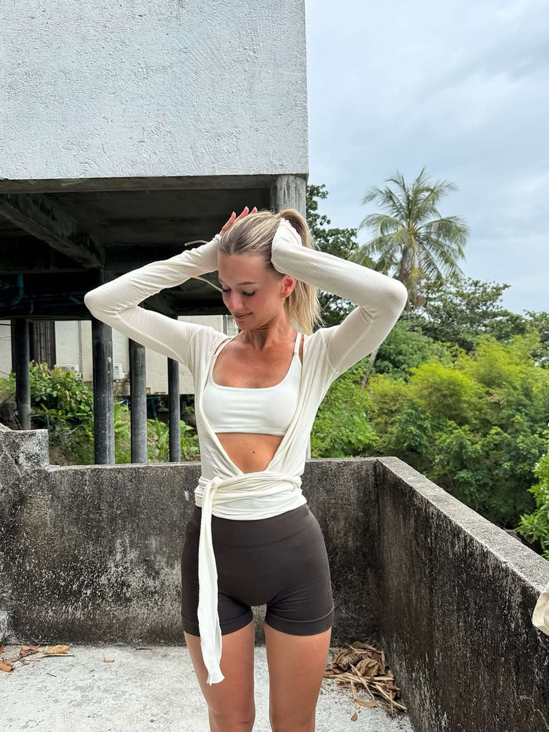 Evy | Chic Long Sleeve V-Neck Wrap Top