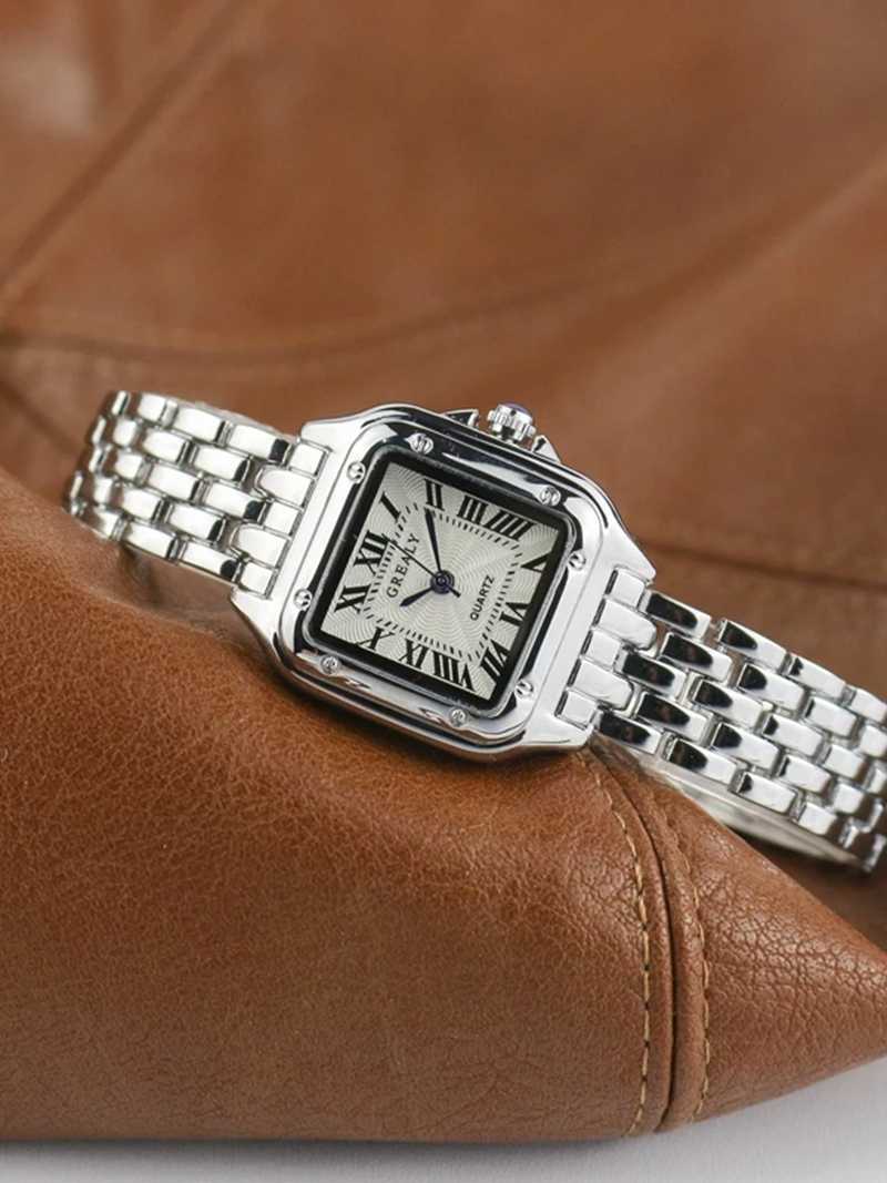 Evelyn | Elegant Square Face Gold Quartz Watch With Roman Numerals