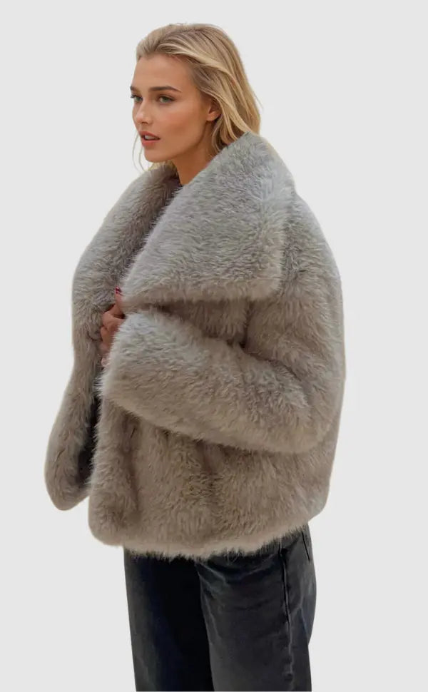 Paige | Chic Oversized Faux Fur Coat - Luxurious Winter Warmth