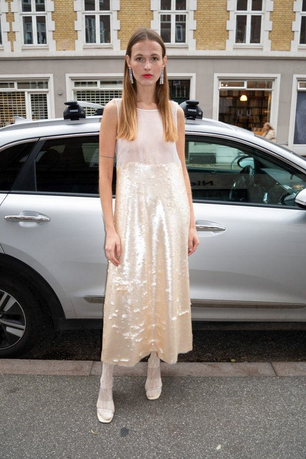Lilah | Elegant Sequin Sleeveless Midi Dress