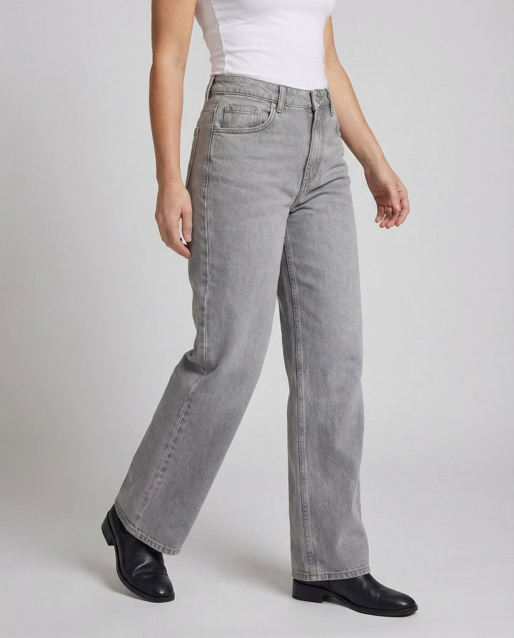 Damen gerade geschnittene Jeans mit niedriger Bundhöhe