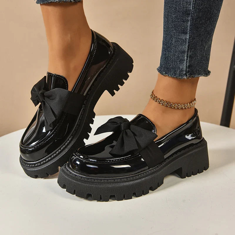 Eleanora | Chic Patent Leather Platform Loafers With Bow Detail
