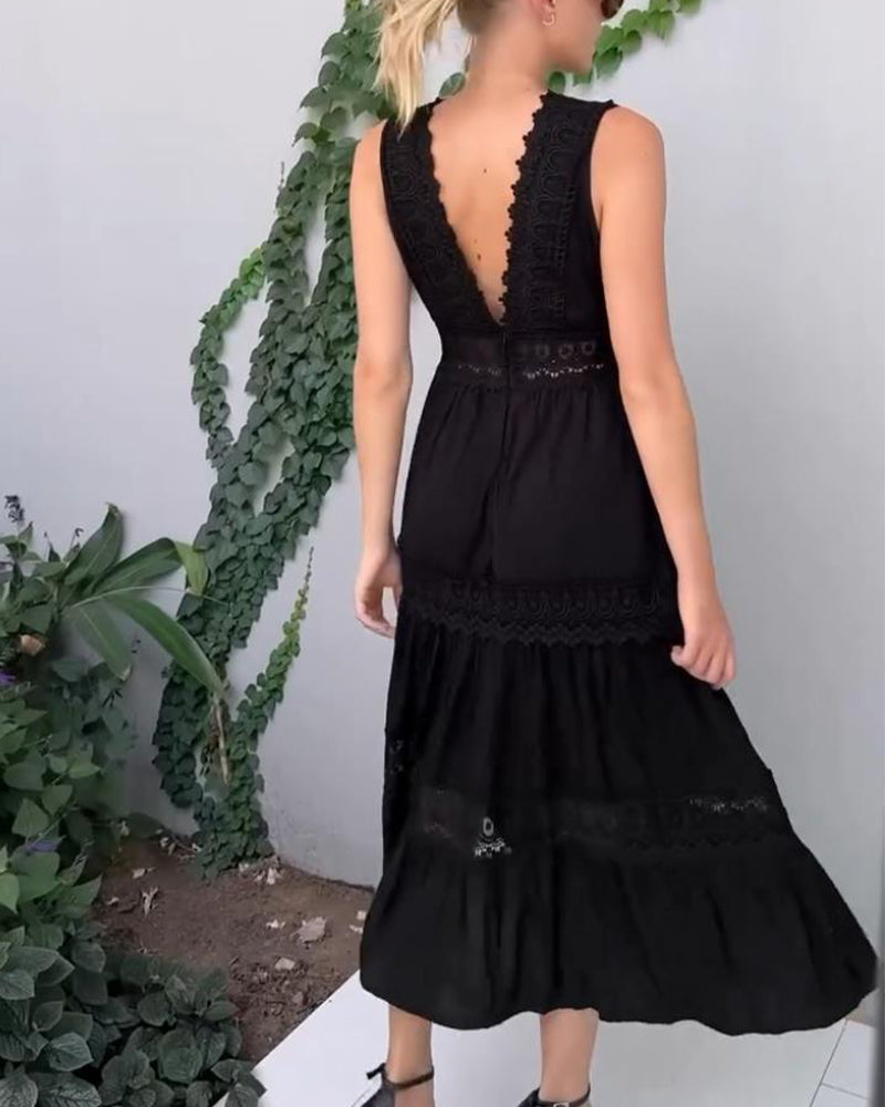 Bianca | Elegant V-Neck Lace Tiered Midi Dress