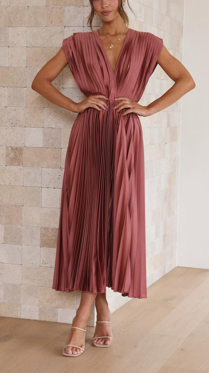 Evelyn | Elegant V-Neck Pleated Maxi Dress