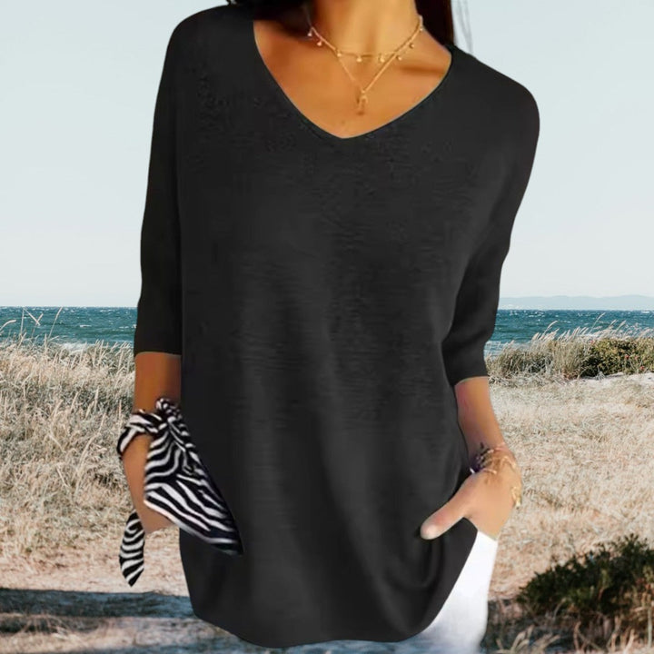 Freya | Effortless V-Neck Lightweight Summer Sweater