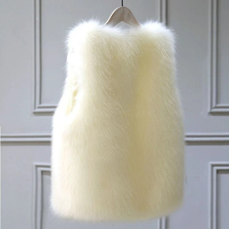Elyse | Sleeveless Faux Fur Vest With Fluffy Texture