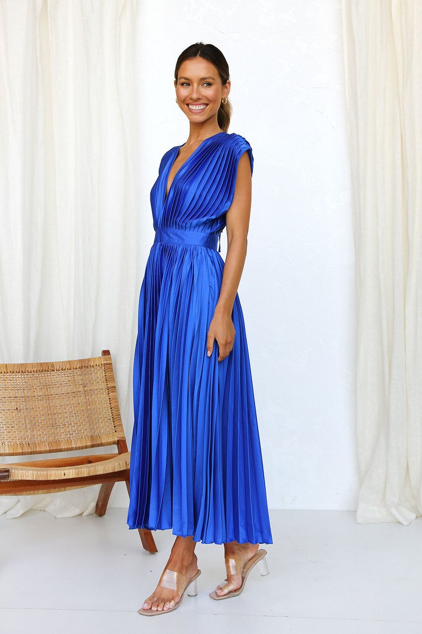 Madisyn | Elegant V-Neck Pleated Midi Dress