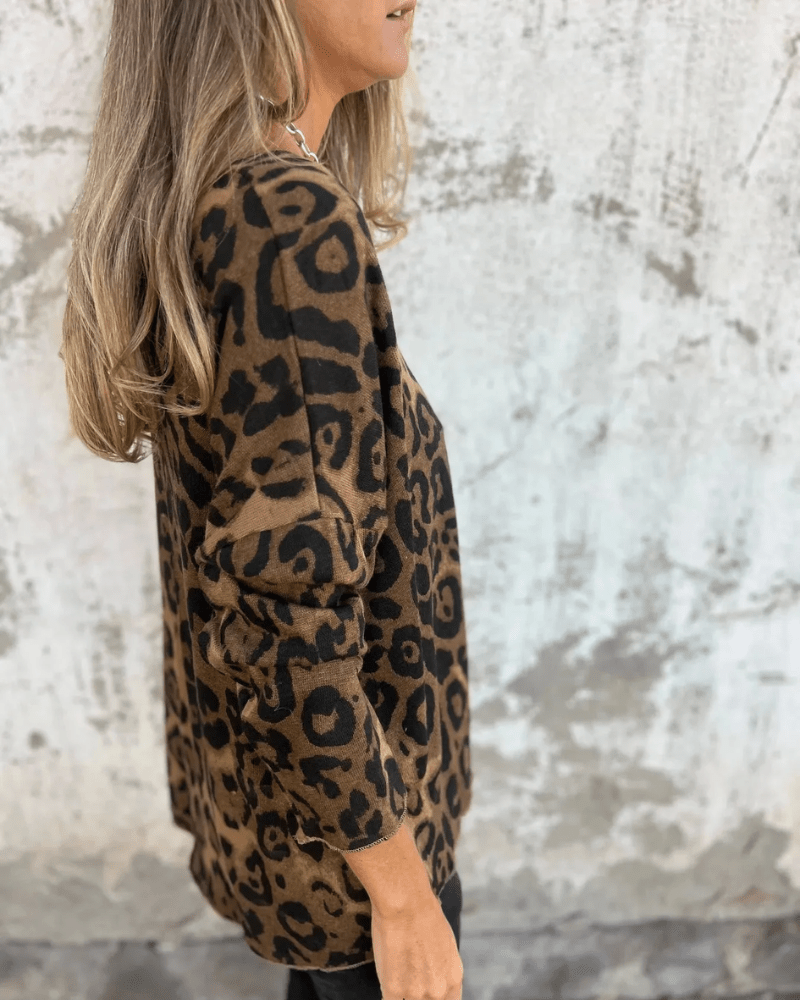 Lucy | Chic V-Neck Long Sleeve Leopard Print Top
