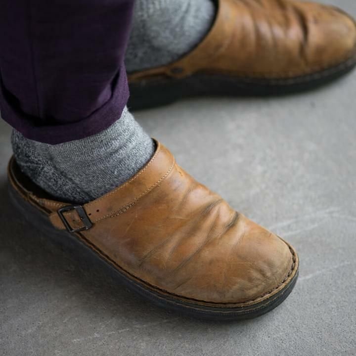 Benjamin | Classic Brown Leather Orthopedic Clogs Men