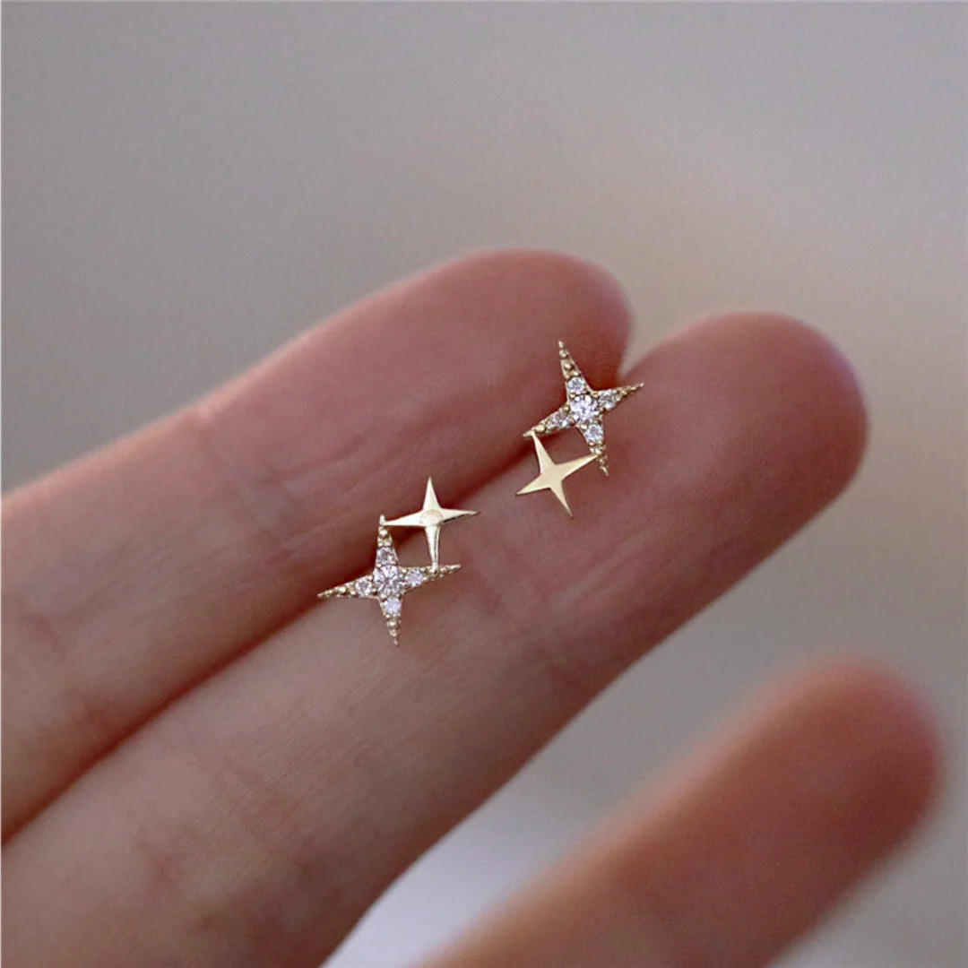 Harper | Elegant Shimmering Star Diamond Stud Earrings Gold