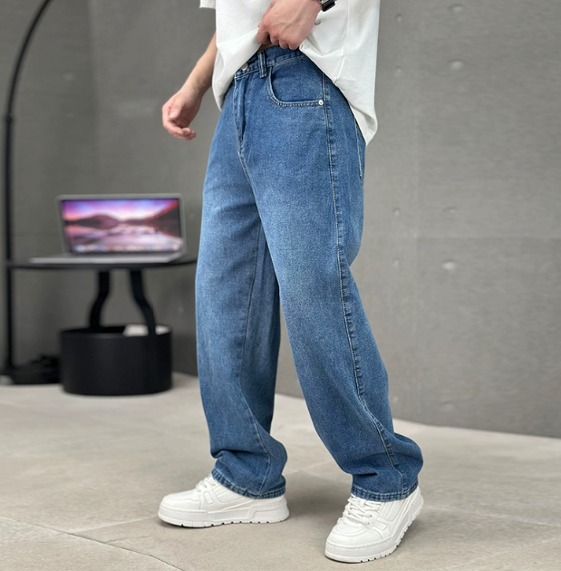 Sienna | Stylish Men's Loose Fit Straight Leg Denim Jeans