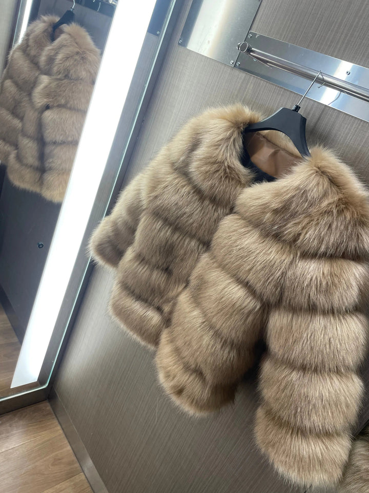 Kiara | Luxurious Cropped Faux Fur Jacket - Elegant Winter Style