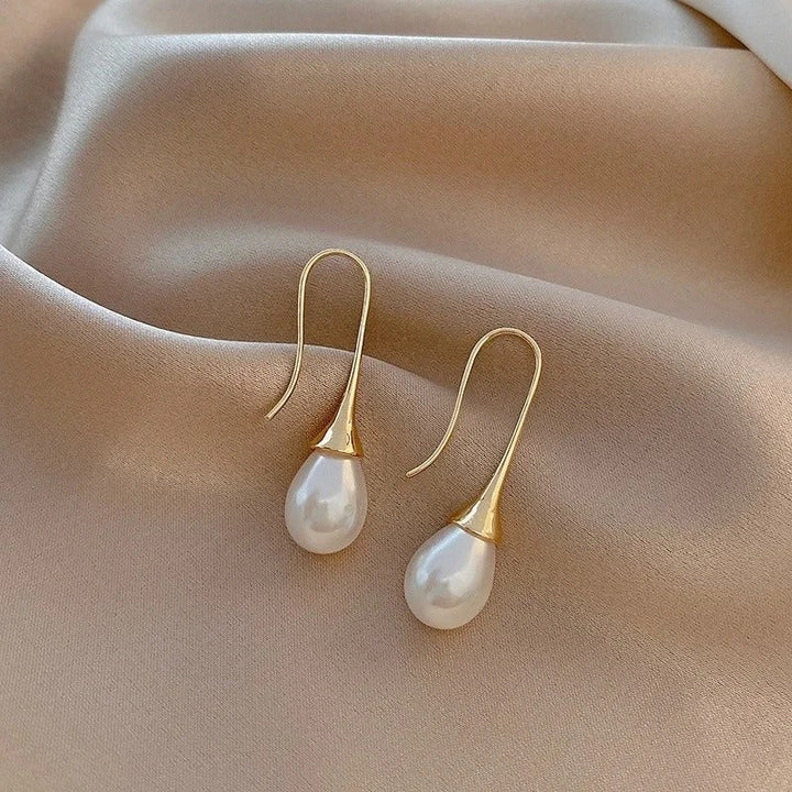 Margot | Elegant Gold Pearl Drop Earrings